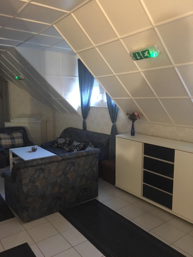 فندق Csini Panzio Drinkbar Gyál المظهر الخارجي الصورة